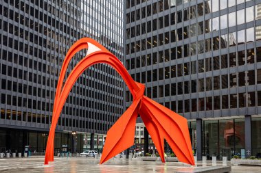 Federal Plaza, Chicago, Illinois, Usa 'daki Kızıl Flamingo heykeli.