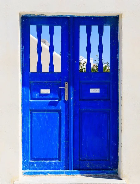 Cyclades Grèce Porte Vintage Bleue Sur Mur Blanchi Chaux Façade — Photo