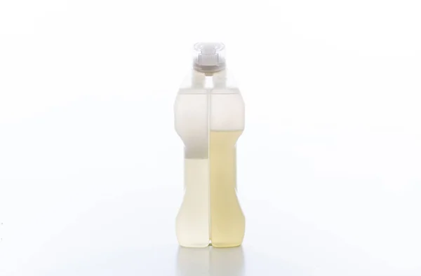 Reinigung Von Teppichprodukten Isoliert Vor Weißem Hintergrund Chemische Reinigungsmittelflasche Mit — Stockfoto