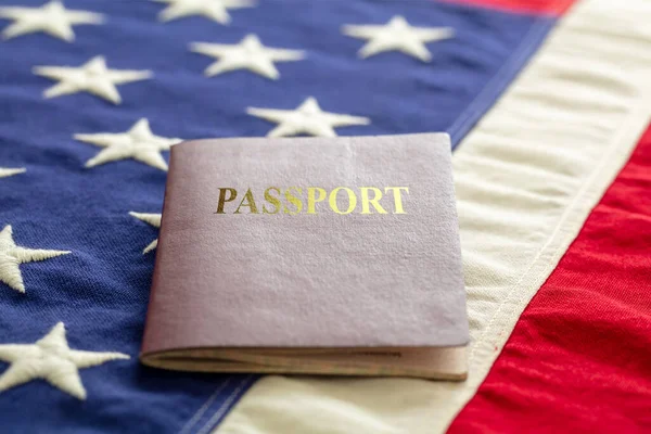 Passaporte Fundo Bandeira Dos Eua Vista Close Imigração Estados Unidos — Fotografia de Stock
