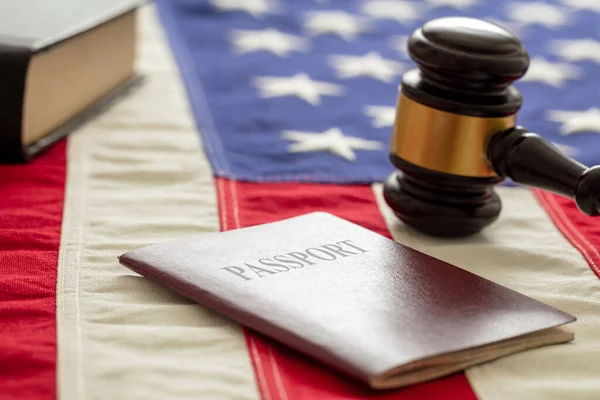 Passport Judge Gavel Usa Flag Background Closeup View Immigration United — Stock Photo, Image