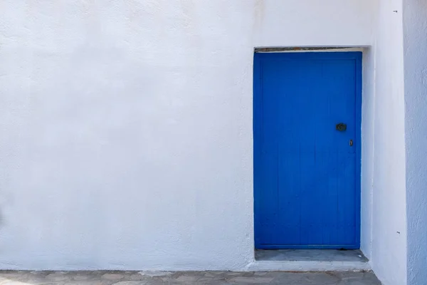 Porte Bois Peint Couleur Bleue Sur Mur Blanc Architecture Île — Photo