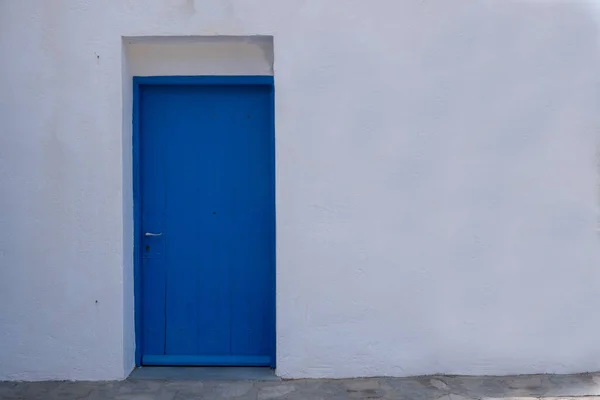 Porte Bois Peint Couleur Bleue Sur Mur Blanc Architecture Île — Photo