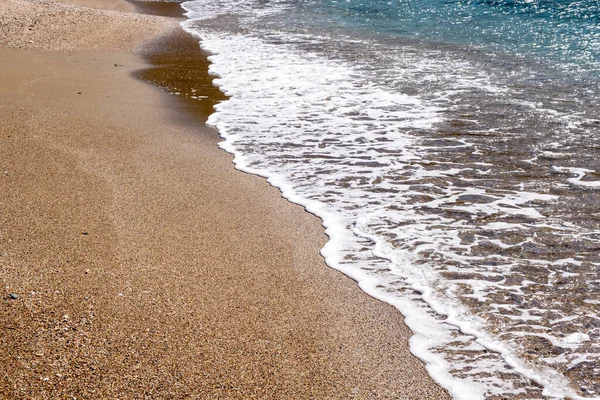 Písečná Pláž Měkké Vlny Valící Břehu Odrazy Mořské Vodě Plážové — Stock fotografie