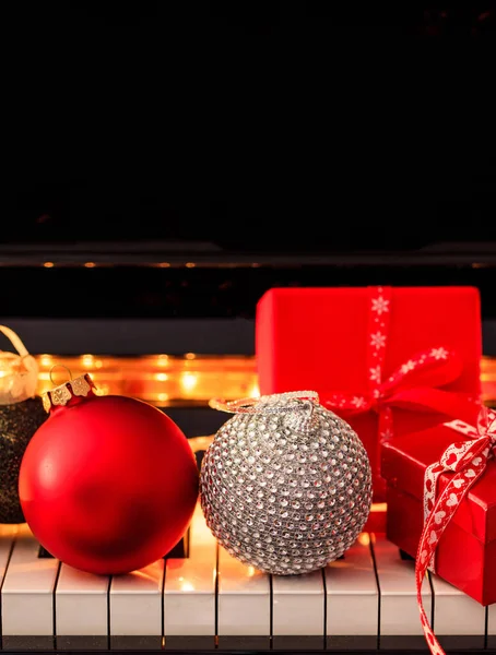 Boules Ritmas Coffrets Cadeaux Sur Clavier Piano Vue Face Musique — Photo