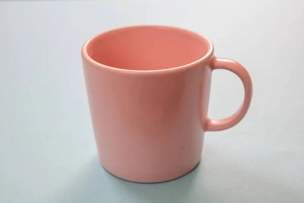 Kaffeebecher Auf Pastellblauem Hintergrund Heißgetränktassen Attrappe Pinke Farbe Leere Tasse — Stockfoto