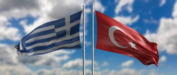 トルコとギリシャの紛争 紛争の概念 トルコとギリシャの旗は雲の背景を持つ青い空に対して反対方向に振っている 3Dイラスト — ストック写真