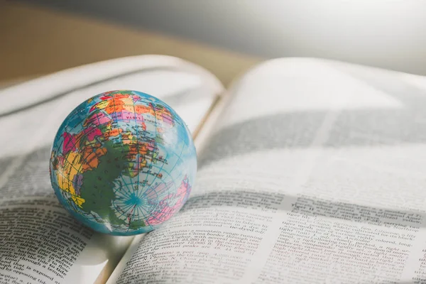 Globo Mundial Livro Escola Educação Conceito — Fotografia de Stock