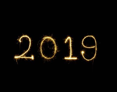 Işıltı havai fişek ile yazılı 2019 