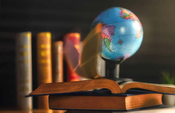 Globo Del Mundo Libro Escuela Educación Concepto — Foto de Stock
