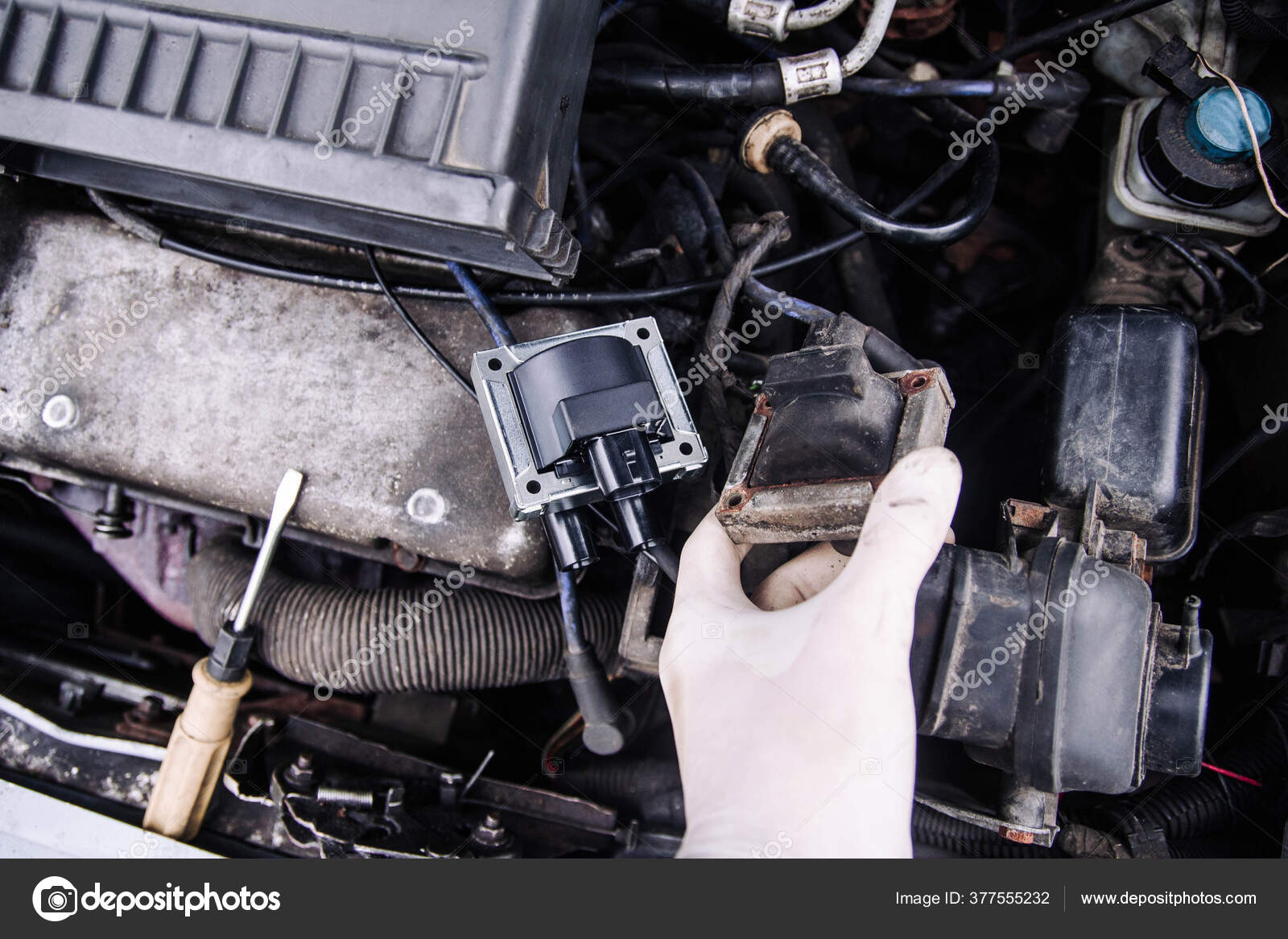 Repair Electricians Ignition Coils Car High Voltage Wires — Stock Photo
