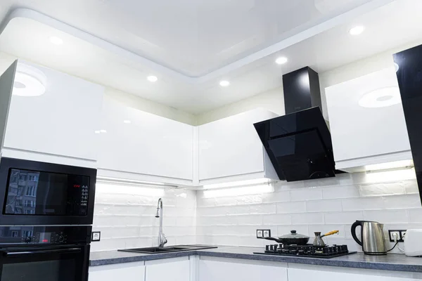 Vista Interior Elegante Cocina Blanco Negro —  Fotos de Stock