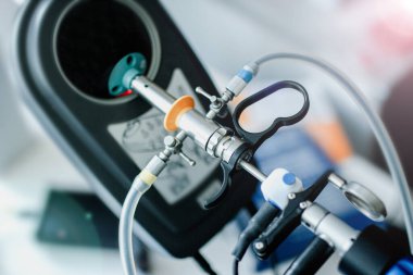 Cerrahların öğrencileri için sanal cerrahi simülatör. Doktorların eğitiminde robotik teknolojiler