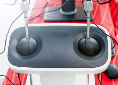 Cerrahların öğrencileri için sanal cerrahi simülatör. Doktorların eğitiminde robotik teknolojiler