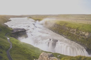 İzlanda, Gulfoss şelale Altın çember yolu üzerinde. Uzun gece zaman pozlama.