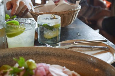 Masada taze kokteyller