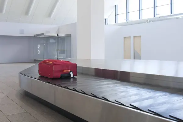 爱沙尼亚塔林机场机场行李认领 — 图库照片