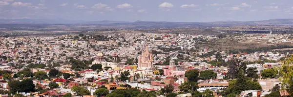 大聖堂や家々のある旧市街の航空写真 グアナファト メキシコ — ストック写真