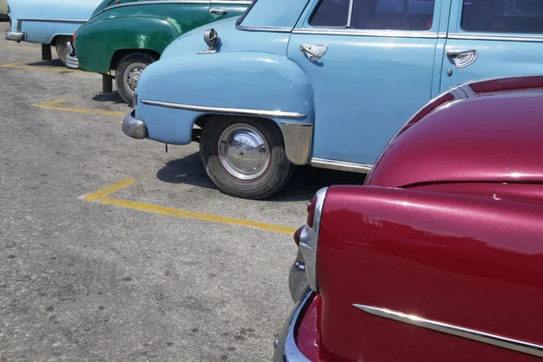 Припаркований Урожай Американських Автомобілів Гавана Куба — стокове фото