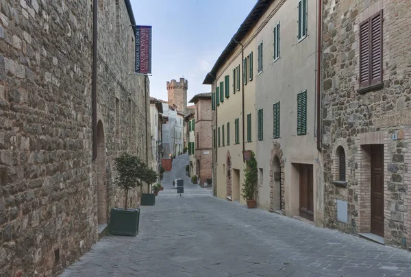Strada Medievale Crepuscolo Montalcino Italia — Foto Stock