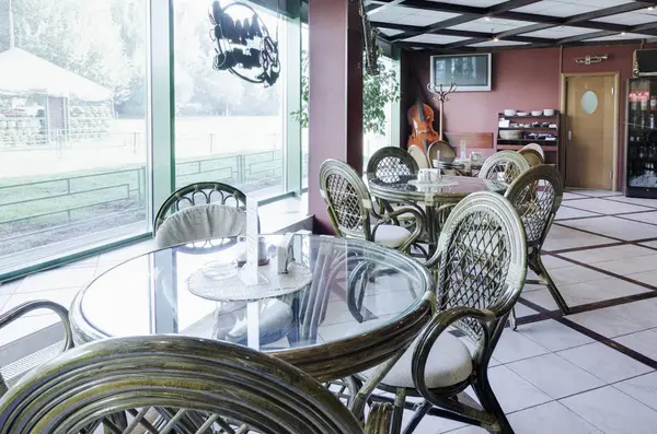 Contrabado Una Cafetería Mesas Sillas Interior Acogedor — Foto de Stock