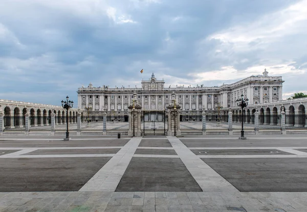 Königliches Palastgebäude Und Innenhof Madrid Spanien Europa — Stockfoto