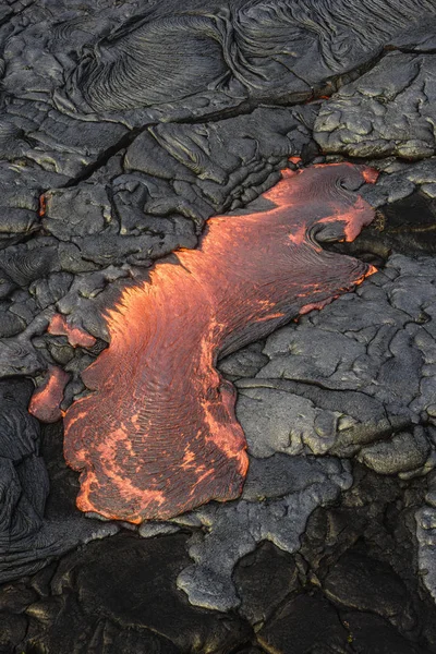 Molten Lava Glödande Nära Torkad Lava Rocks Big Island Hawaii — Stockfoto