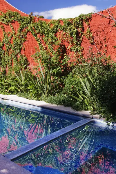 Garden Pool Hot Tub Hotel San Miguel Allende Guanajuato Mexico — Stock Photo, Image