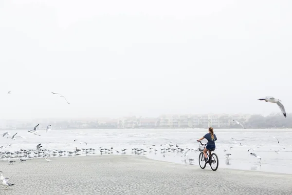 Teen Girl Biking Sandy Beach Ocean Simon Island Georgia — Stock Photo, Image