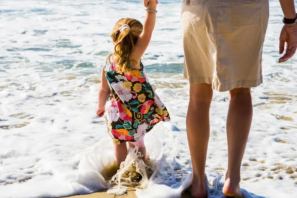 Mother Daughter Playing Beach Cabo San Lucas Mexico — Stock Photo, Image