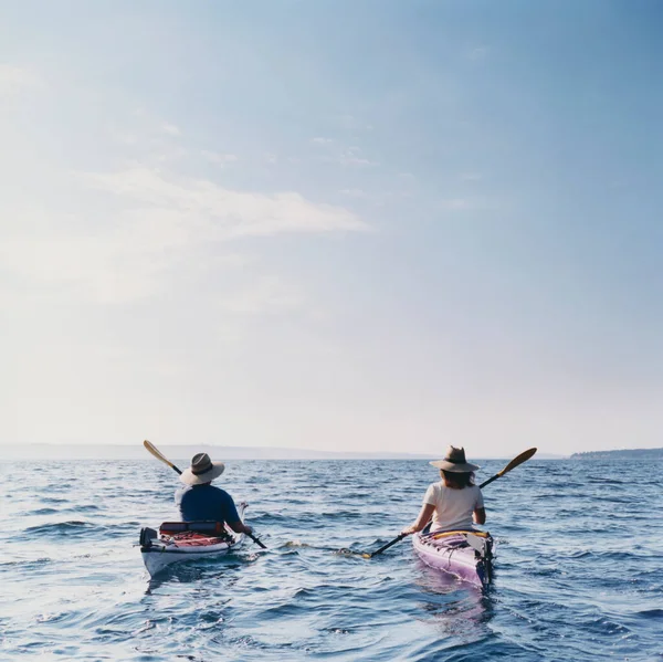 Middle Aged Man Woman Sea Kayaking Calm Water — Stock Photo, Image