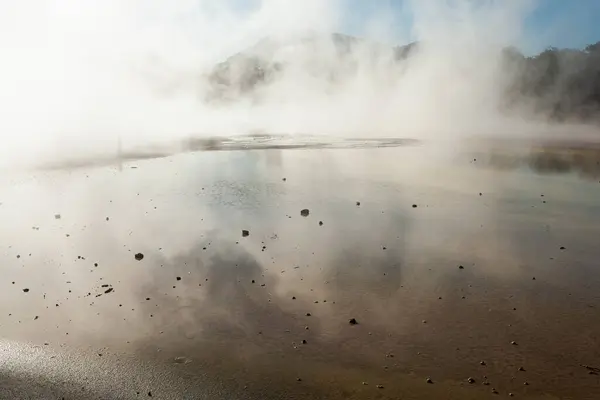 Термальные Бассейны Туманом Поднимающимся Бассейнов Подогревом Воды — стоковое фото