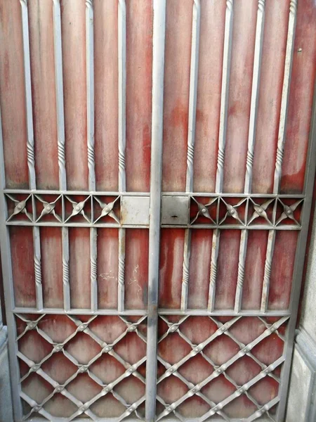Eski sanatsal Iron gate