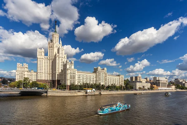 August 2018 Moskau Russland Stalin Wolkenkratzer Kotelnitscheskaja Ufer Des Moskauer — Stockfoto