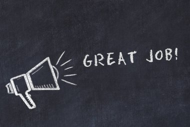 Hoparlör ve cümle büyük iş ile tebeşir tahtası kroki