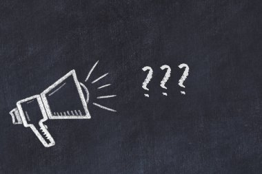 Tebeşir tahtası kroki hoparlör ve cümle ile 