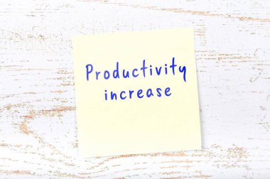 El yazısı metin verimliliği artışı ile sarı yapışkan not