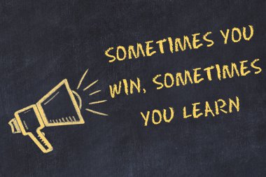 El yazısı metin ile tebeşir kurulu kroki bazen öğrenmek bazen kazanmak