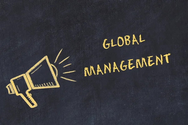 Kreidetafel-Skizze mit handschriftlichem Text Global Management — Stockfoto