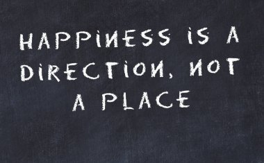 El yazısı bilge motivasyonel alıntı ile siyah kara tahta 