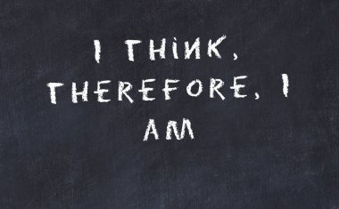 El yazısı bilge motivasyonel alıntı ile siyah kara tahta 