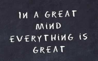 El yazısı bilge motivasyonel alıntı ile siyah kara tahta 