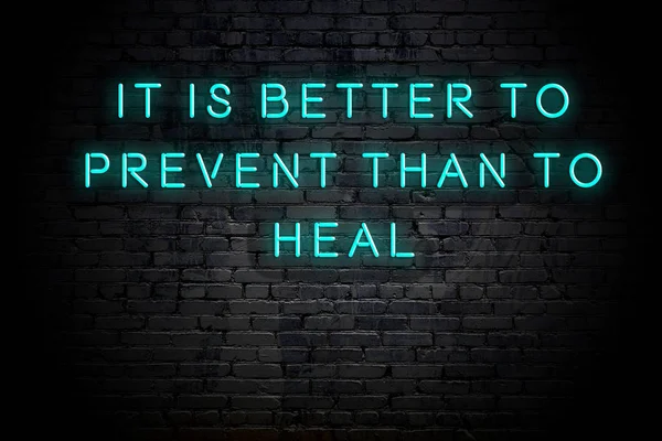 Neon napis pozytywne mądry cytat motywacyjny przeciwko ścianie cegły — Zdjęcie stockowe
