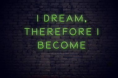 Tuğla duvara karşı pozitif bilge alıntı Neon yazıt 