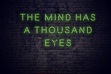 Tuğla duvara karşı pozitif bilge alıntı Neon yazıt 