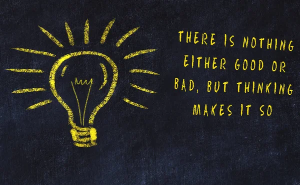 Sanat ve yaratıcılık hakkında ampul ve yazıt tebeşir çizimi