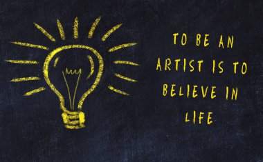 Sanat ve yaratıcılık hakkında ampul ve yazıt tebeşir çizimi