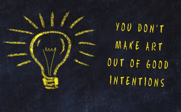 Sanat ve yaratıcılık hakkında ampul ve yazıt tebeşir çizimi