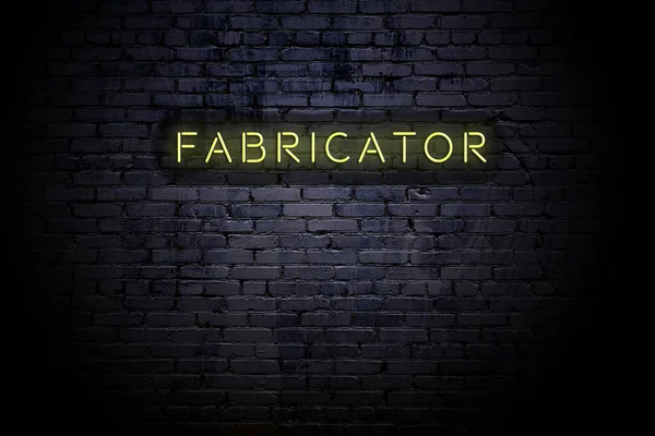 Neon yazıt lı duvar vurgulu