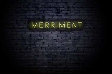 Neon yazıtlı tuğla duvar vurgulu